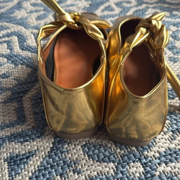 Gold Women's Shoes with Bow Detail NEW - Picture 3 of 6
